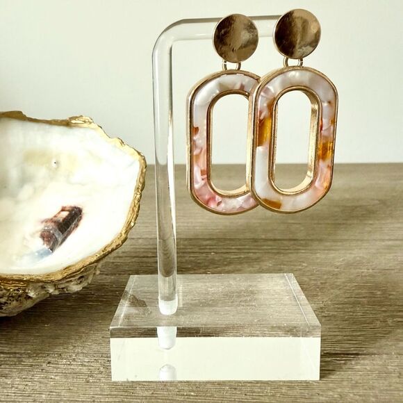 Metallic Resin Drop Earrings in Pink and Pearl Resin - Picture 1 of 3